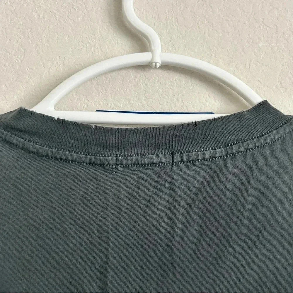 Oversizeded Distressed Graphic Tee size S/M - Picture 7 of 9